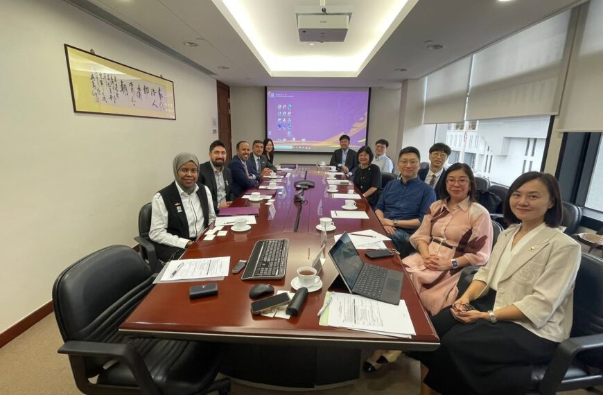 科威特科學發展基金會及科威特大學代表團