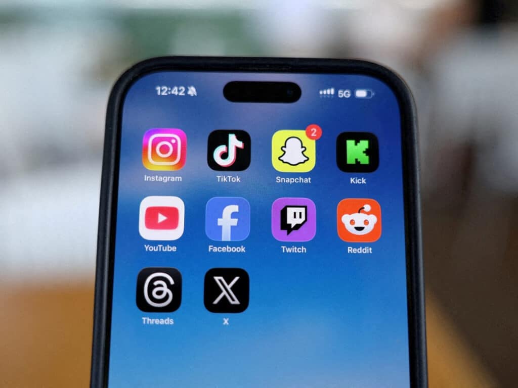 Calls for greater push to wean young off social media